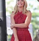 2015-09-24-Claire-Danes-Gets-A-Star-On-The-Hollywood-Walk-Of-Fame-0389.jpg