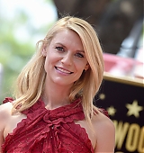 2015-09-24-Claire-Danes-Gets-A-Star-On-The-Hollywood-Walk-Of-Fame-0390.jpg