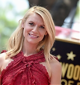 2015-09-24-Claire-Danes-Gets-A-Star-On-The-Hollywood-Walk-Of-Fame-0399.jpg