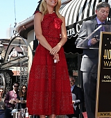 2015-09-24-Claire-Danes-Gets-A-Star-On-The-Hollywood-Walk-Of-Fame-0432.jpg