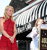 2015-09-24-Claire-Danes-Gets-A-Star-On-The-Hollywood-Walk-Of-Fame-0457.jpg