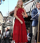 2015-09-24-Claire-Danes-Gets-A-Star-On-The-Hollywood-Walk-Of-Fame-0461.jpg