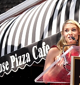 2015-09-24-Claire-Danes-Gets-A-Star-On-The-Hollywood-Walk-Of-Fame-0462.jpg