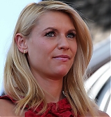 2015-09-24-Claire-Danes-Gets-A-Star-On-The-Hollywood-Walk-Of-Fame-0521.jpg