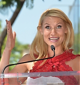 2015-09-24-Claire-Danes-Gets-A-Star-On-The-Hollywood-Walk-Of-Fame-0561.jpg