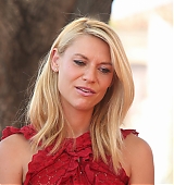2015-09-24-Claire-Danes-Gets-A-Star-On-The-Hollywood-Walk-Of-Fame-0599.jpg