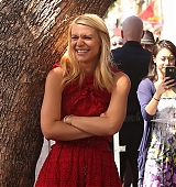 2015-09-24-Claire-Danes-Gets-A-Star-On-The-Hollywood-Walk-Of-Fame-0618.jpg