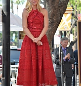2015-09-24-Claire-Danes-Gets-A-Star-On-The-Hollywood-Walk-Of-Fame-0653.jpg