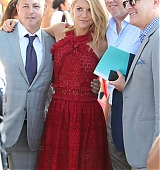 2015-09-24-Claire-Danes-Gets-A-Star-On-The-Hollywood-Walk-Of-Fame-0673.jpg