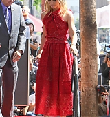 2015-09-24-Claire-Danes-Gets-A-Star-On-The-Hollywood-Walk-Of-Fame-0686.jpg