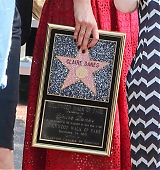 2015-09-24-Claire-Danes-Gets-A-Star-On-The-Hollywood-Walk-Of-Fame-0687.jpg
