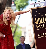 2015-09-24-Claire-Danes-Gets-A-Star-On-The-Hollywood-Walk-Of-Fame-0694.jpg