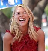 2015-09-24-Claire-Danes-Gets-A-Star-On-The-Hollywood-Walk-Of-Fame-0710.jpg