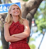 2015-09-24-Claire-Danes-Gets-A-Star-On-The-Hollywood-Walk-Of-Fame-0722.jpg