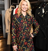 2016-05-02-Burberry-Celebrates-Newest-Collections-At-The-Store-In-New-York-013.jpg