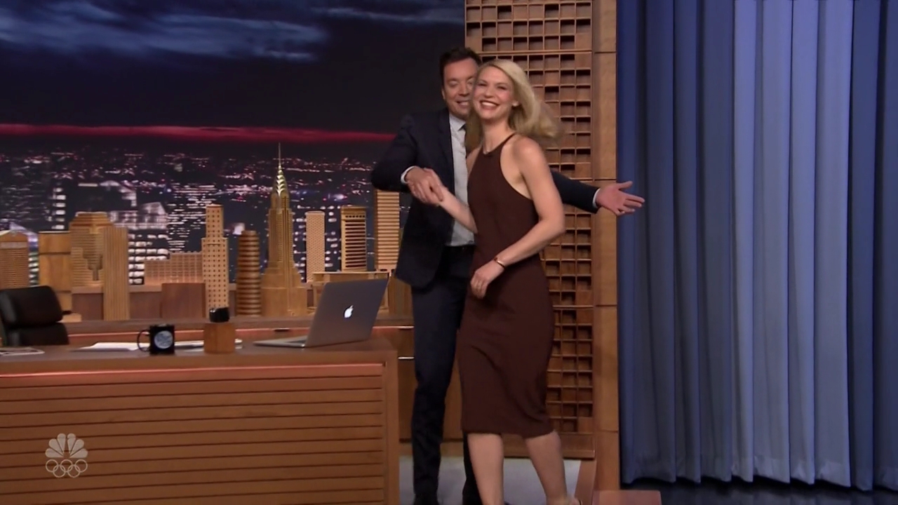 2016-03-28-The-Tonight-Show-With-Jimmy-Fallon-Caps-008.jpg