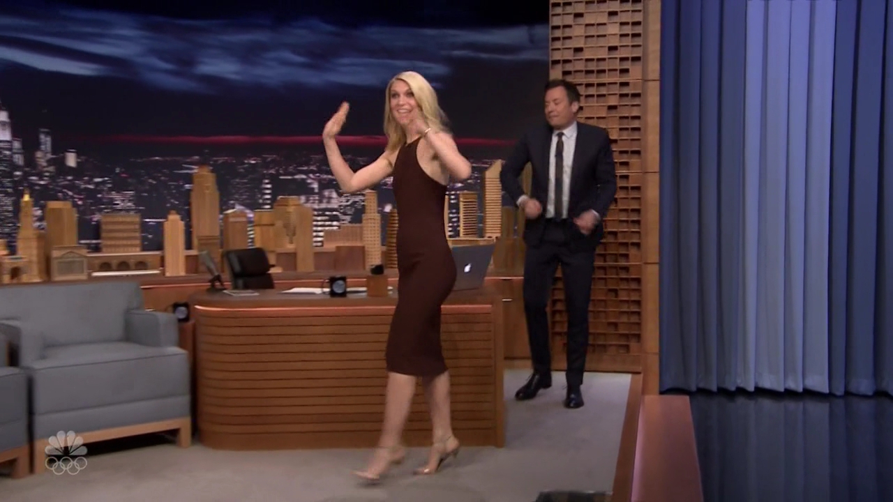 2016-03-28-The-Tonight-Show-With-Jimmy-Fallon-Caps-009.jpg