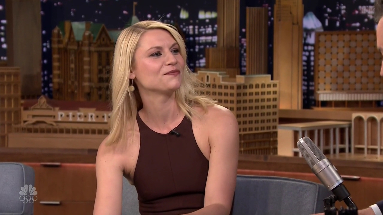 2016-03-28-The-Tonight-Show-With-Jimmy-Fallon-Caps-052.jpg