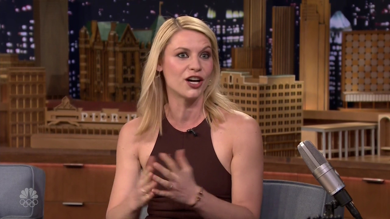2016-03-28-The-Tonight-Show-With-Jimmy-Fallon-Caps-153.jpg