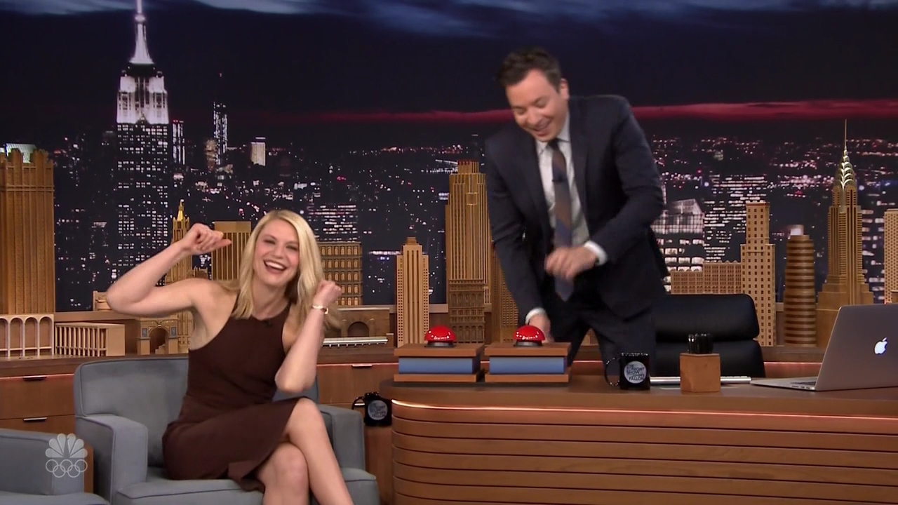 2016-03-28-The-Tonight-Show-With-Jimmy-Fallon-Caps-450.jpg