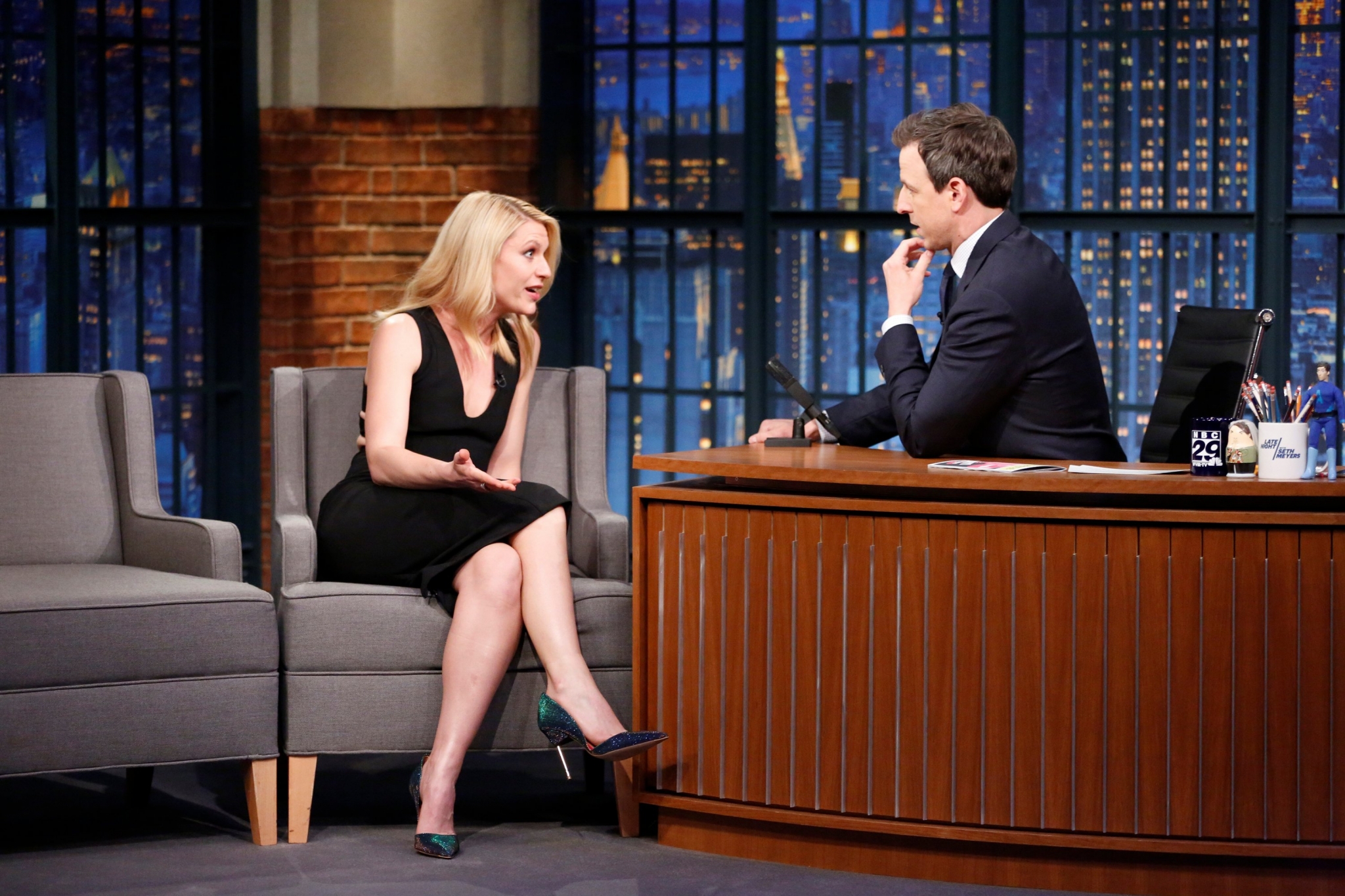 2016-04-04-Late-Night-With-Seth-Meyers-Stills-001.jpg