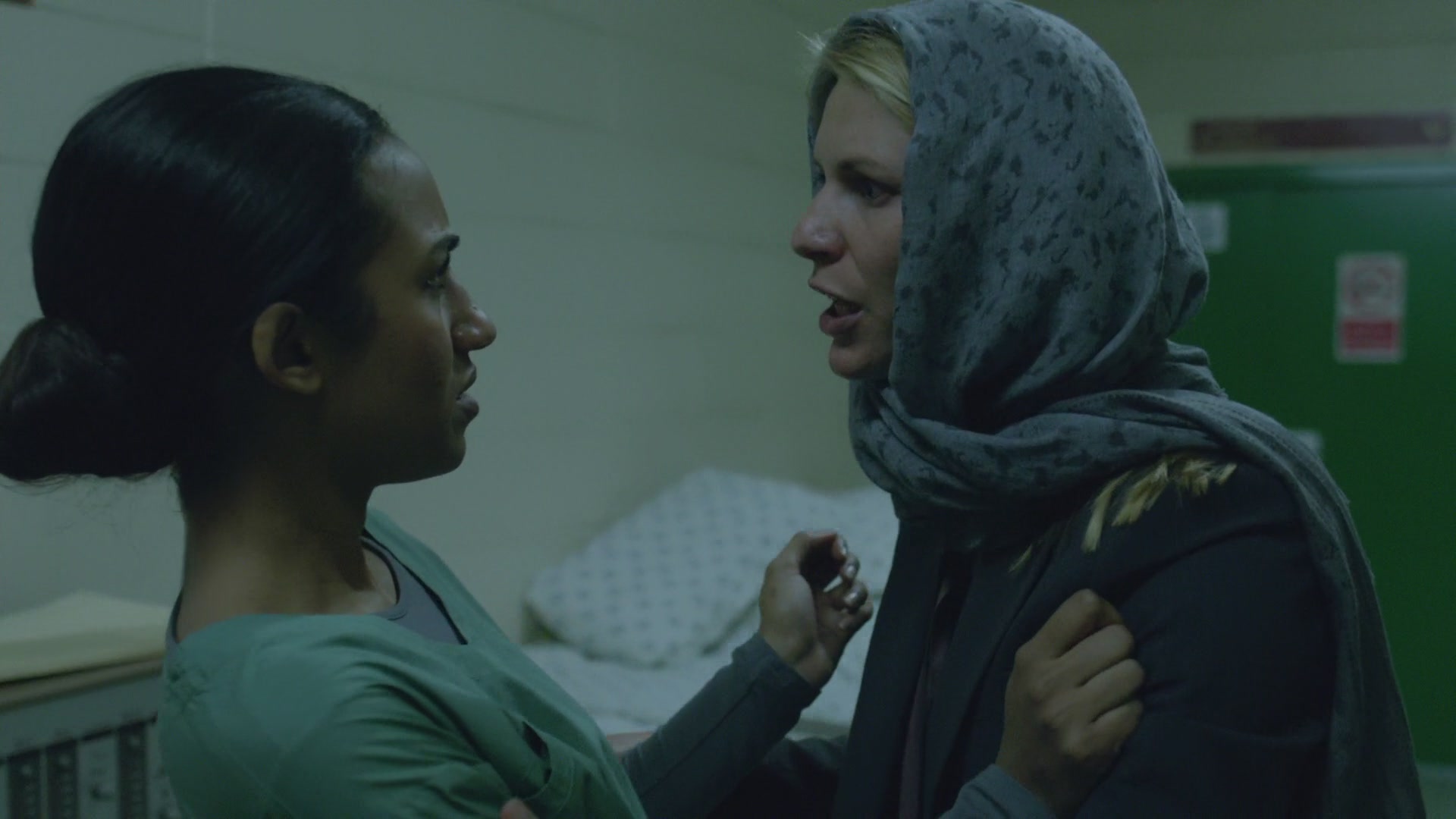 4x07-230.jpg 4x07-230.jpg