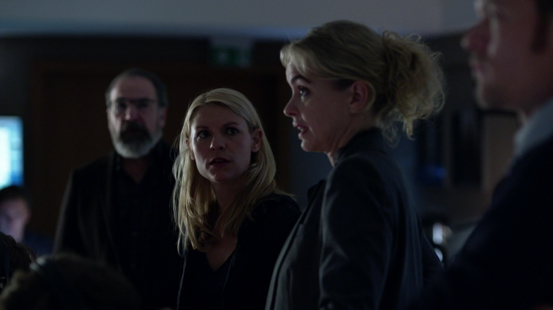 homeland-5x09-077.jpg homeland-5x09-077.jpg