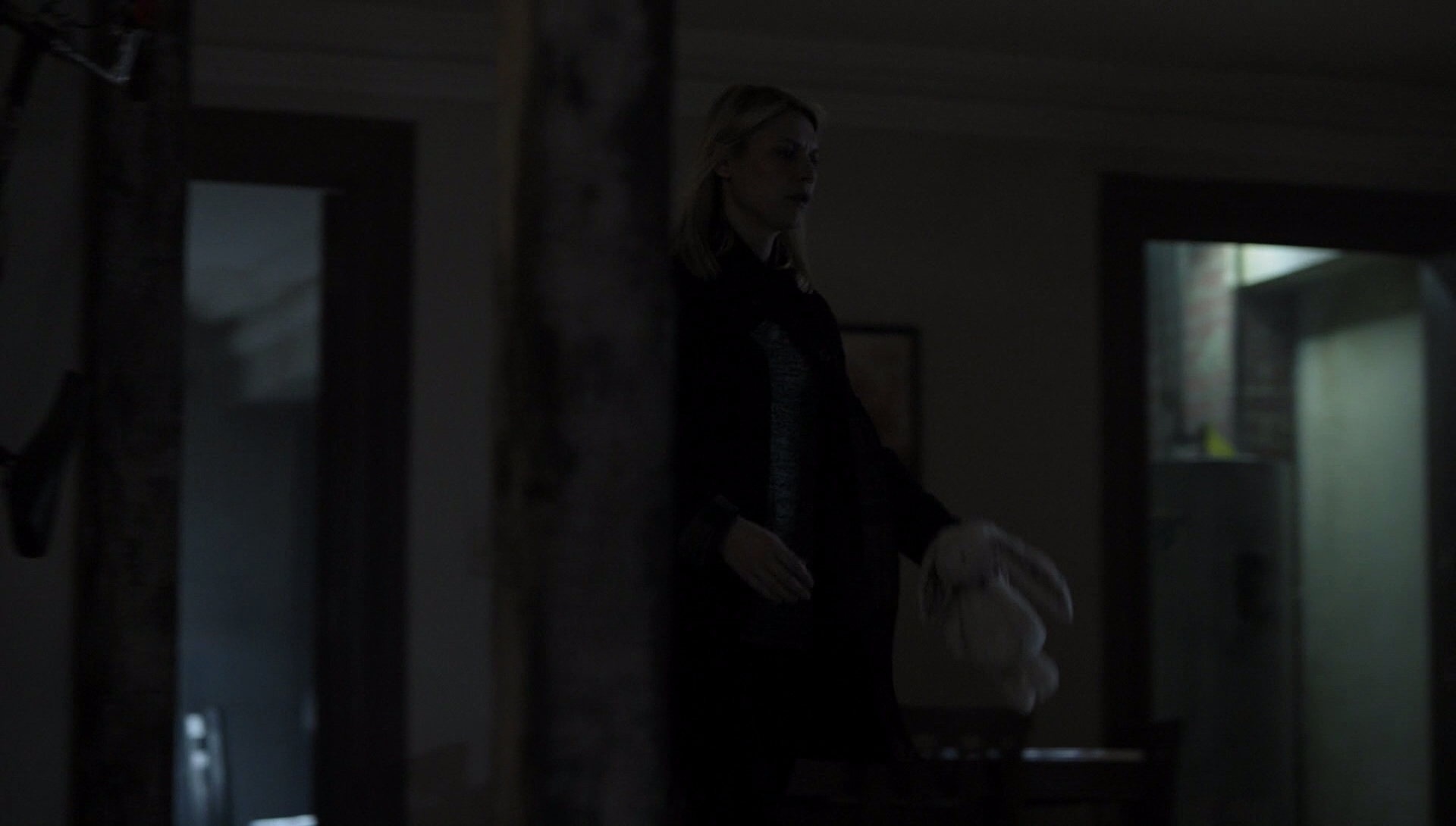 Homeland-6x05-161.jpg Homeland-6x05-161.jpg