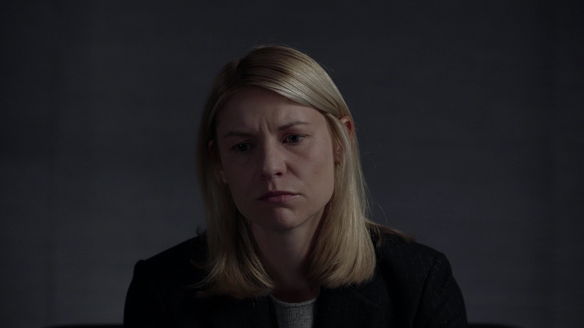 Homeland-6x09-038.jpg Homeland-6x09-038.jpg
