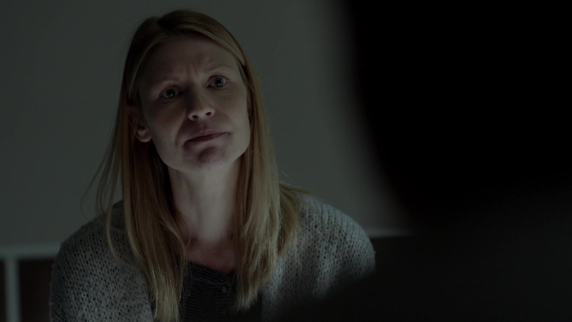 Homeland-8x01-0163.jpg Homeland-8x01-0163.jpg