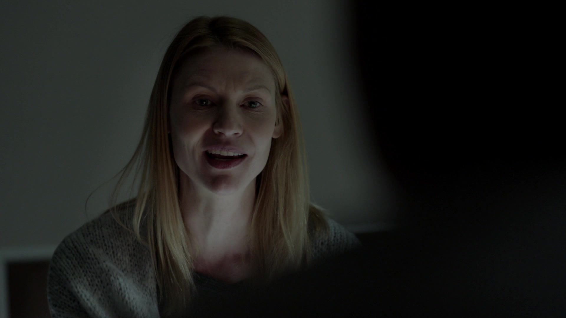 Homeland-8x01-0210.jpg Homeland-8x01-0210.jpg