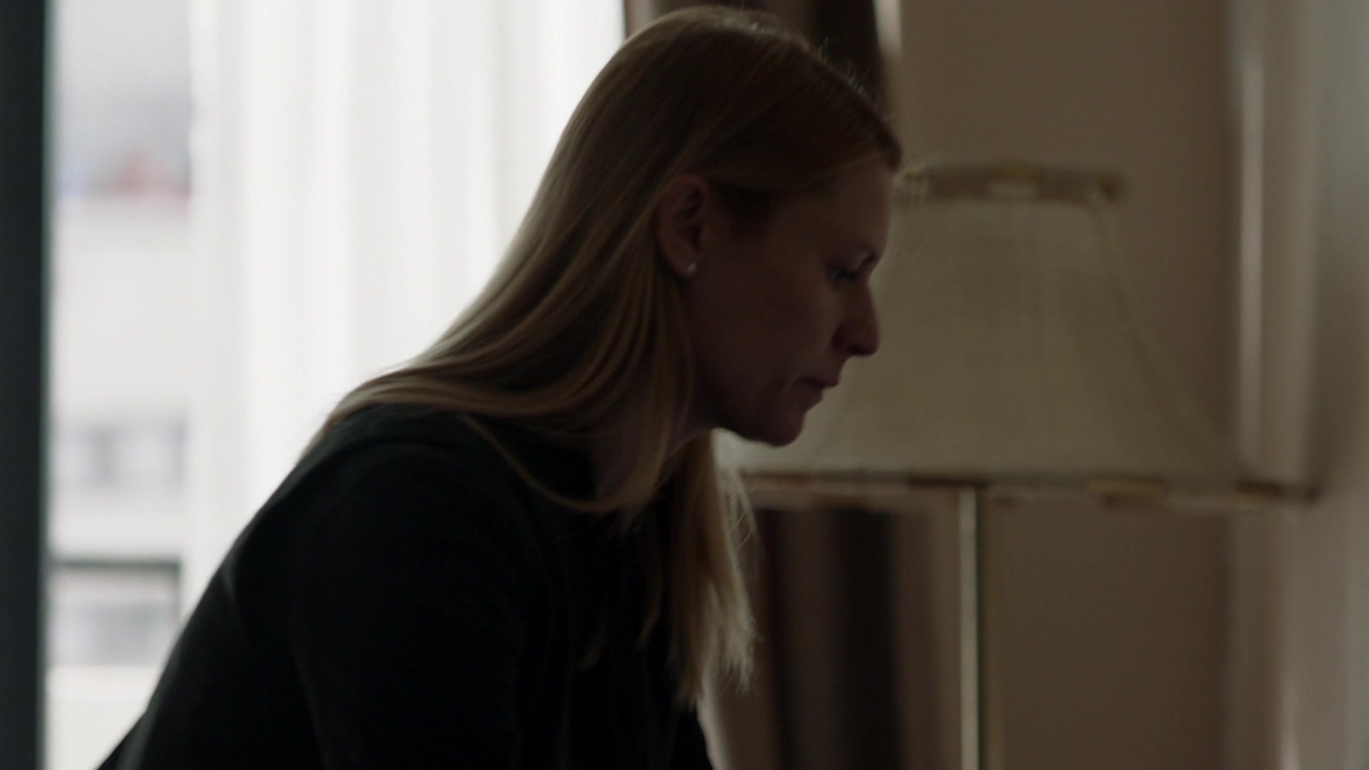 Homeland-8x01-0414.jpg Homeland-8x01-0414.jpg
