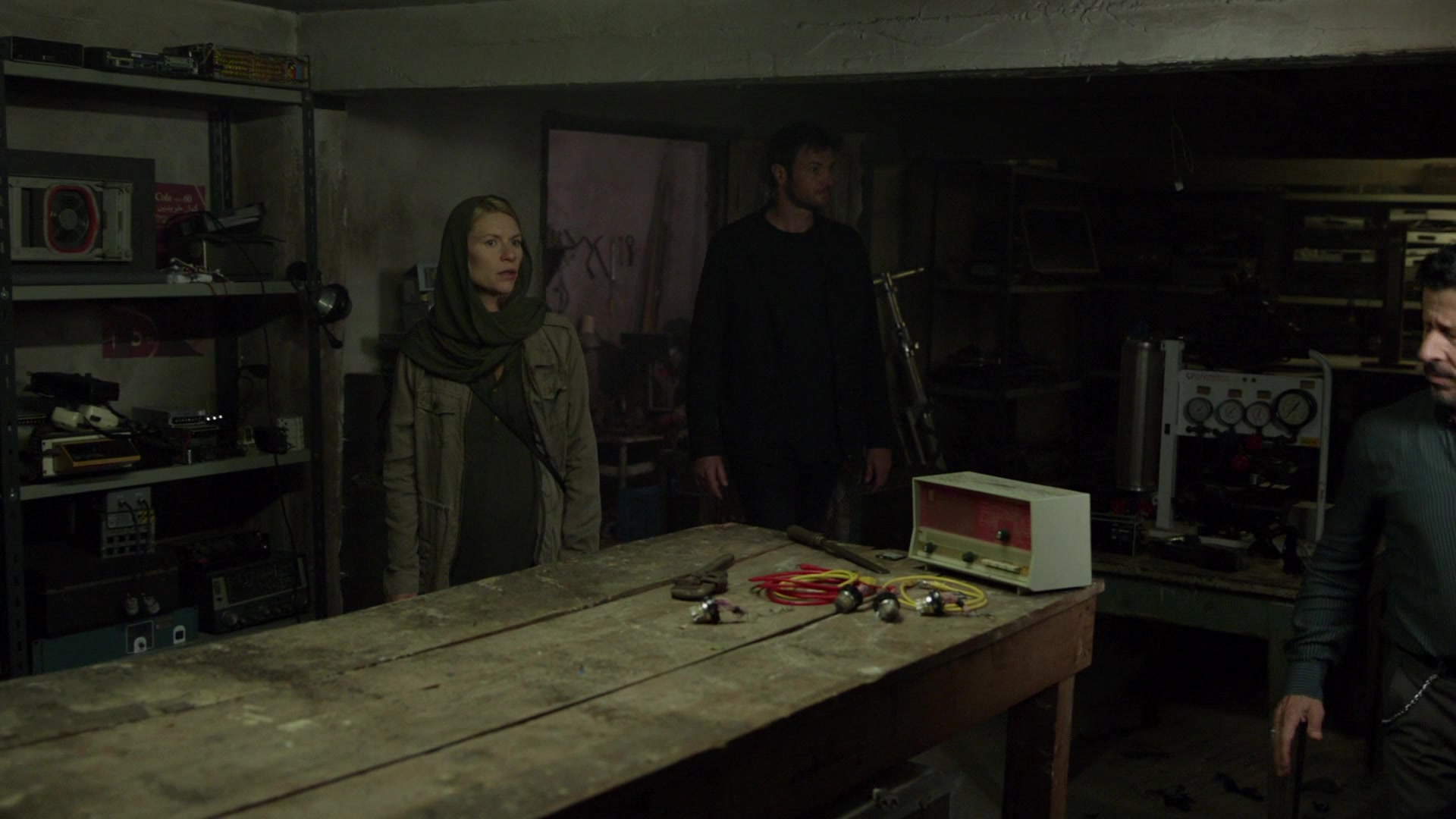 Homeland-8x09-183.jpg Homeland-8x09-183.jpg